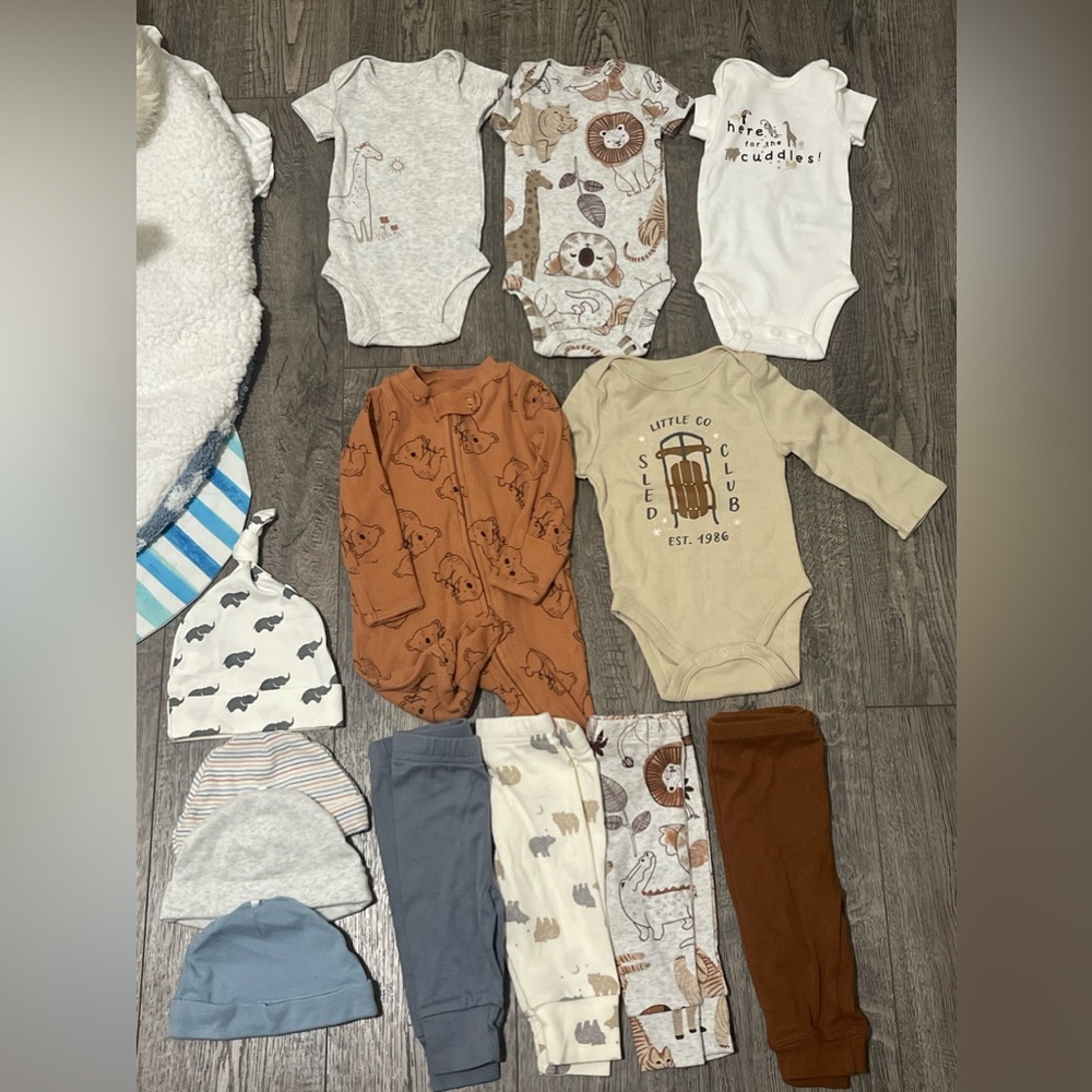 Newborn/3 month Gender Neutral Baby Boy/Girl Bundle Lot